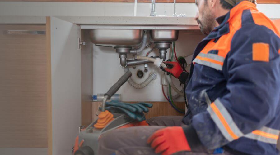 Expert burst pipe repair services in Litchfield, IL